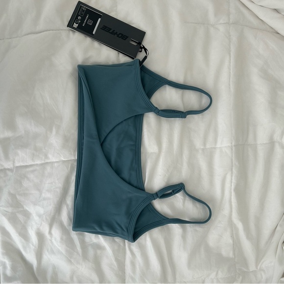 Bo+Tee Sports Bra - Picture 2 of 2
